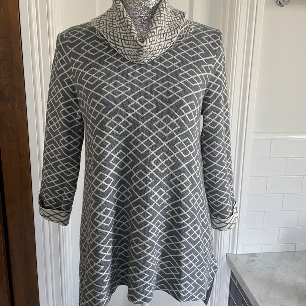 Anthropologie Moth grey tunic sweater size M